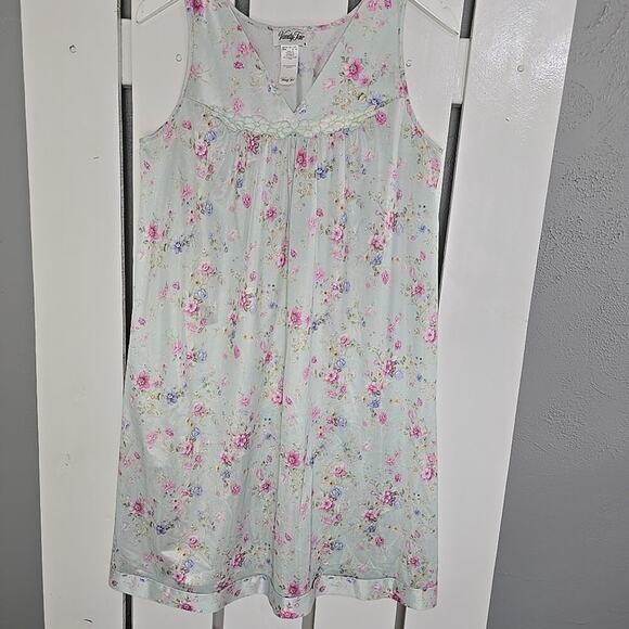 Vanity Fair Light Green Pink Floral Chemise Short Nightgown Dress Small Feminine - Picture 1 of 6